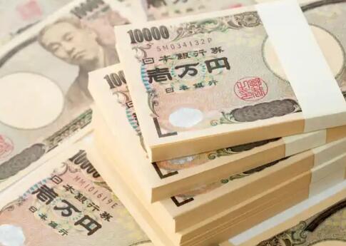 USD/JPY approaches year high, key support at 144.55