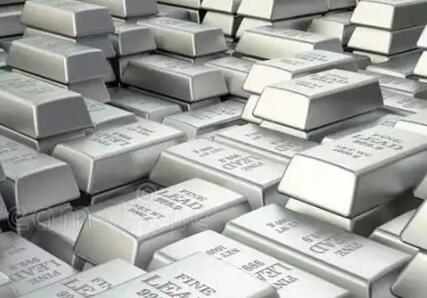 Strategists: Easing Global Economic Concerns May Provide New Momentum for Silver